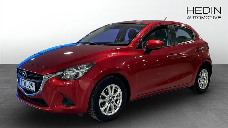 Röd Begagnad 2017 Mazda 2 Halvkombi | 129 000 kr (Marknadspris) - Bild 1/4