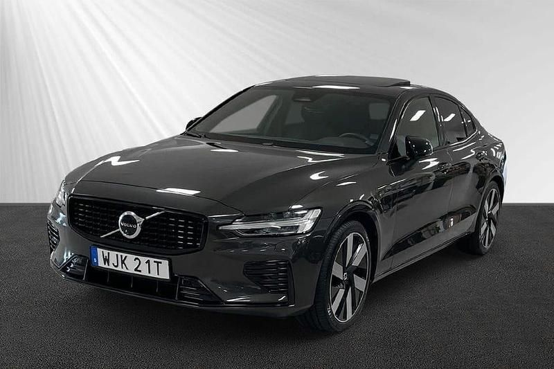 Begagnad Volvo S60 Plus 404 HK (297 kW) 2024 Grå Sedan