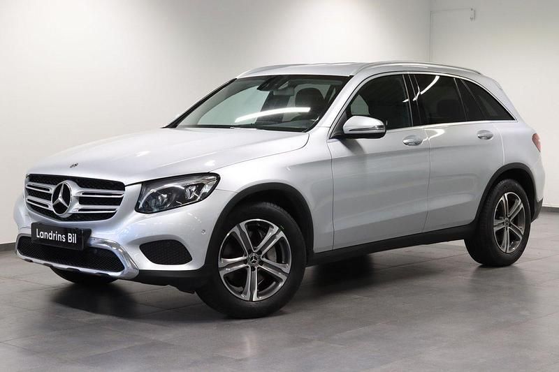 Silver Begagnad 2017 Mercedes GLC220 SUV | 279 000 kr (Marknadspris) - Bild 1/4