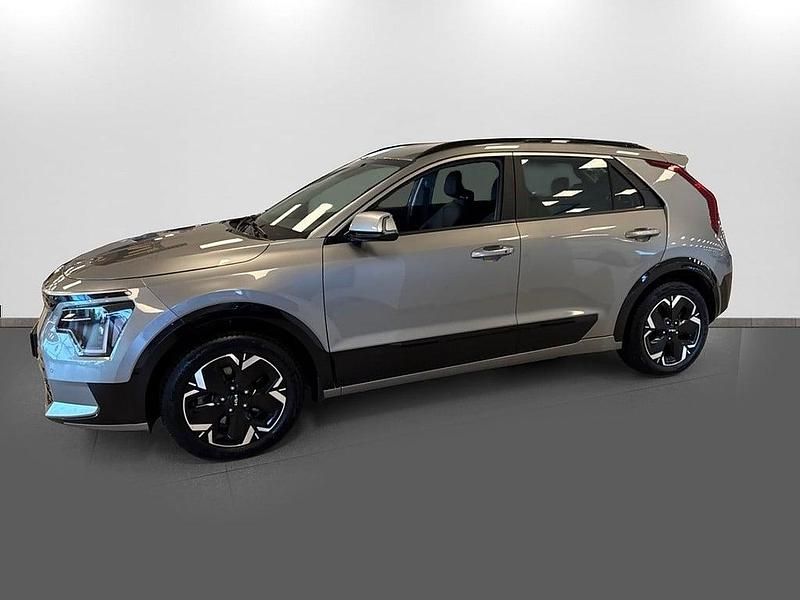 Begagnad Kia Niro 11 kW (15 HK) 2022 Grå SUV