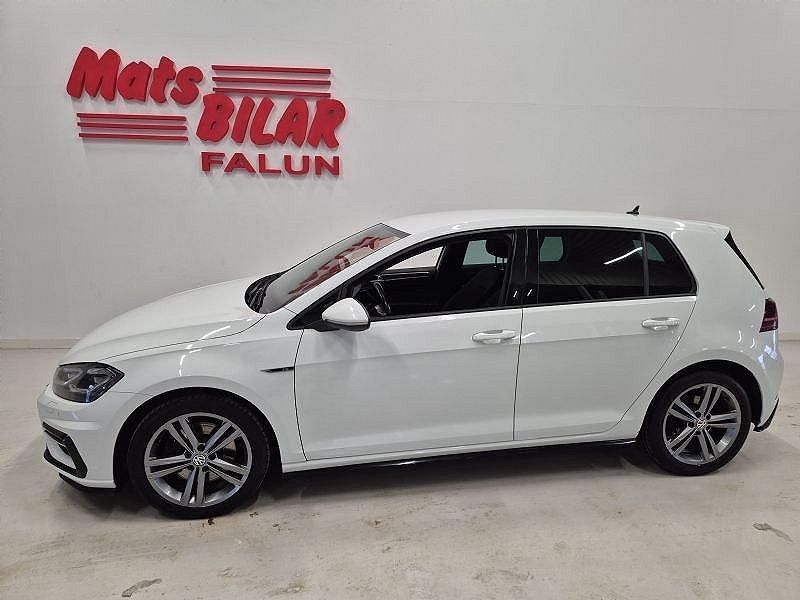 Vit Begagnad 2019 VW Golf VII R-line Halvkombi | 169 900 kr (Lite dyr) - Bild 1/4
