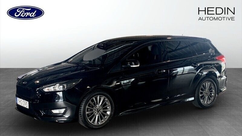 Svart (black) Begagnad 2016 Ford Focus ST-Line Kombi | 99 900 kr (Marknadspris) - Bild 1/4