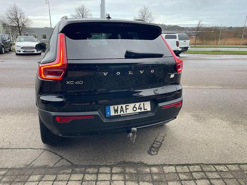 Begagnad Volvo XC40 Plus 185 kW (252 HK) 2022 Svart SUV