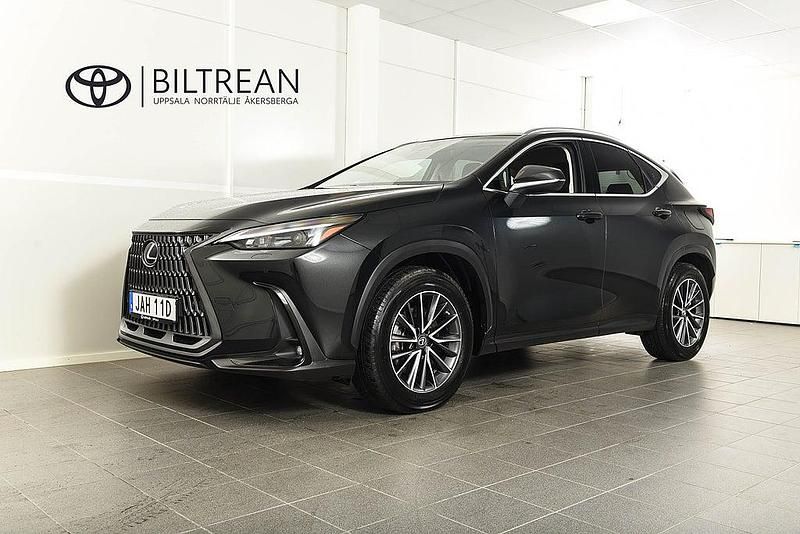Begagnad Lexus NX450h+ Business Edition 306 HK (225 kW) 2023 Svart SUV