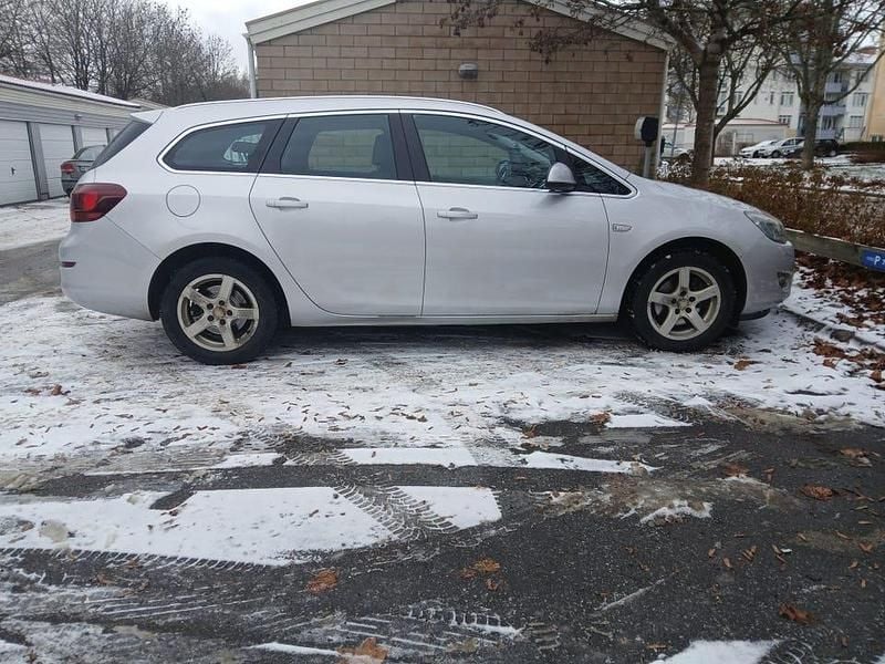 Begagnad 2012 Opel Astra Kombi | 35 000 kr (Marknadspris) - Bild 1/4