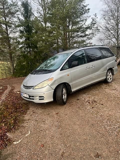 Silver Begagnad 2003 Toyota Previa Minibuss | 29 000 kr - Bild 1/4