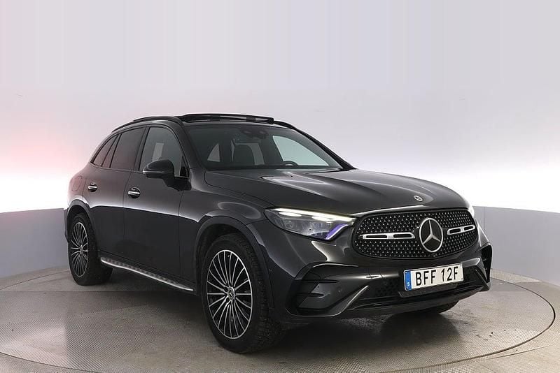 Grå Begagnad 2022 Mercedes GLC220 AMG line SUV | 592 000 kr - Bild 1/4