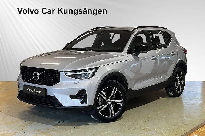 Begagnad 2025 Volvo XC40 SUV | 414 900 kr (Marknadspris) - Bild 1/3