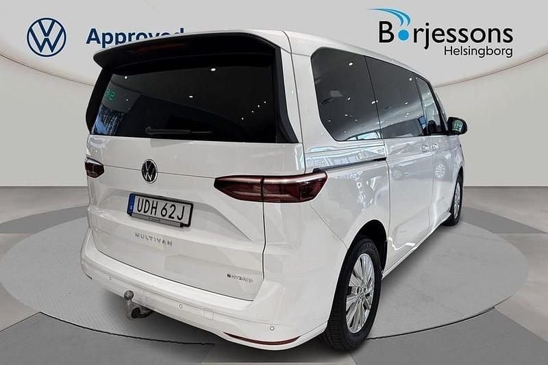 Begagnad VW Multivan Life 220 HK (161 kW) 2024 Vit Van