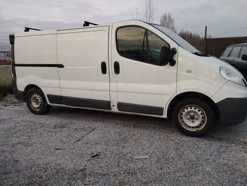 Vit Begagnad 2011 Renault Trafic Van | 44 500 kr (Bra pris) - Bild 1/4