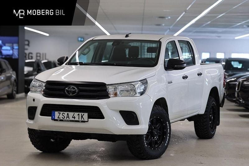 Vit Begagnad 2020 Toyota HiLux Pickup | 369 900 kr (Marknadspris) - Bild 1/3