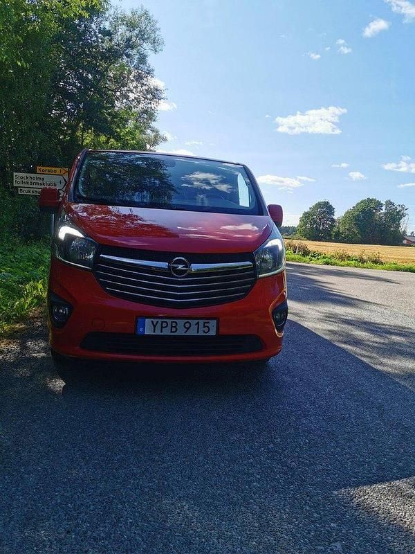 Röd Begagnad 2018 Opel Vivaro Van | 85 000 kr (Superpris) - Bild 1/4
