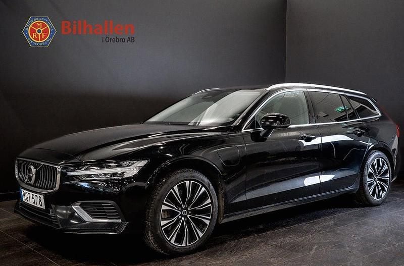 Svart Begagnad 2022 Volvo V60 Core Kombi | 329 000 kr (Bra pris) - Bild 1/4