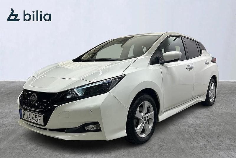 Vit Begagnad 2023 Nissan Leaf N-Connecta Halvkombi | 189 000 kr (Marknadspris) - Bild 1/4