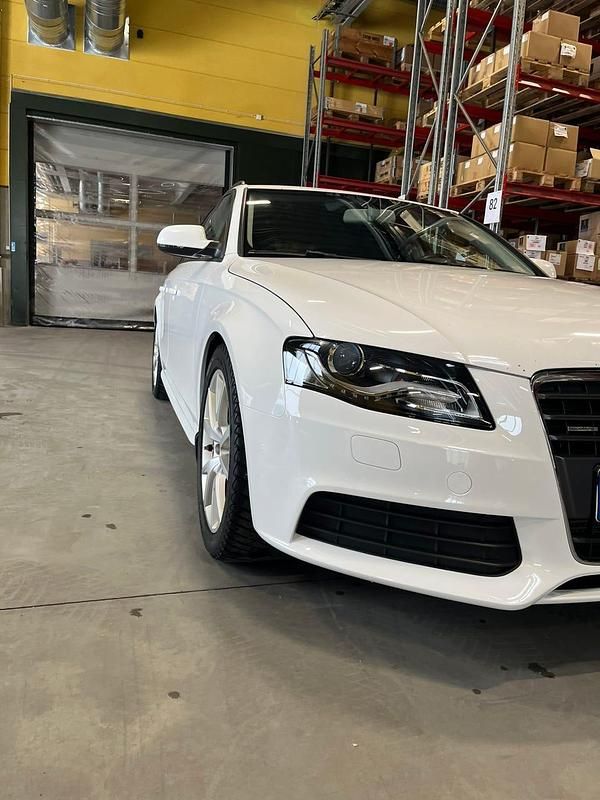 Begagnad Audi A4 Proline 143 HK (105 kW) 2011 Vit Kombi