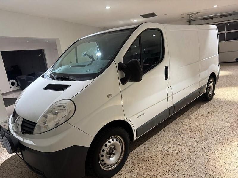 Vit Begagnad 2010 Renault Trafic Van | 58 900 kr (Marknadspris) - Bild 1/4