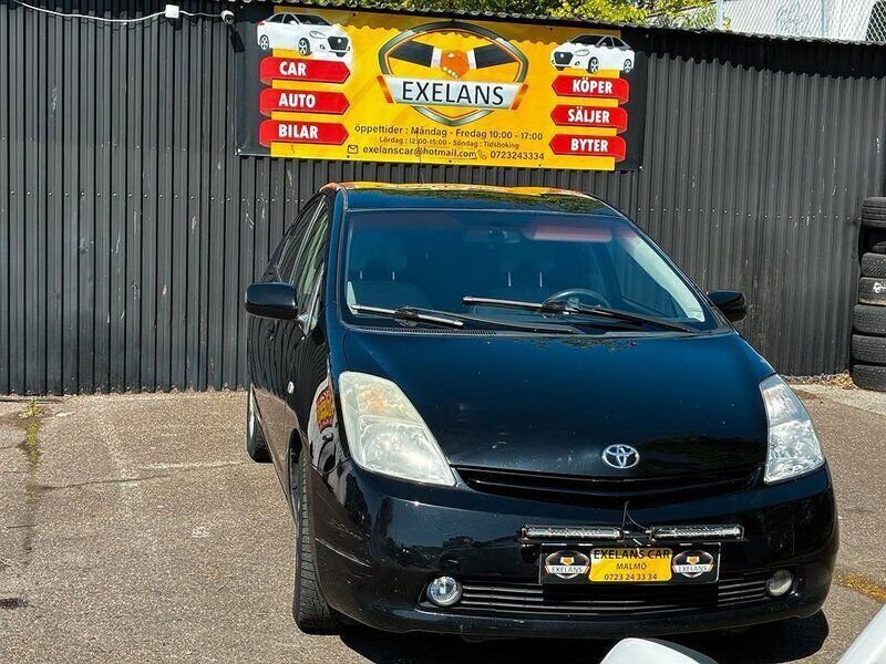 Svart Begagnad 2005 Toyota Prius Halvkombi | 47 900 kr (Marknadspris) - Bild 1/4