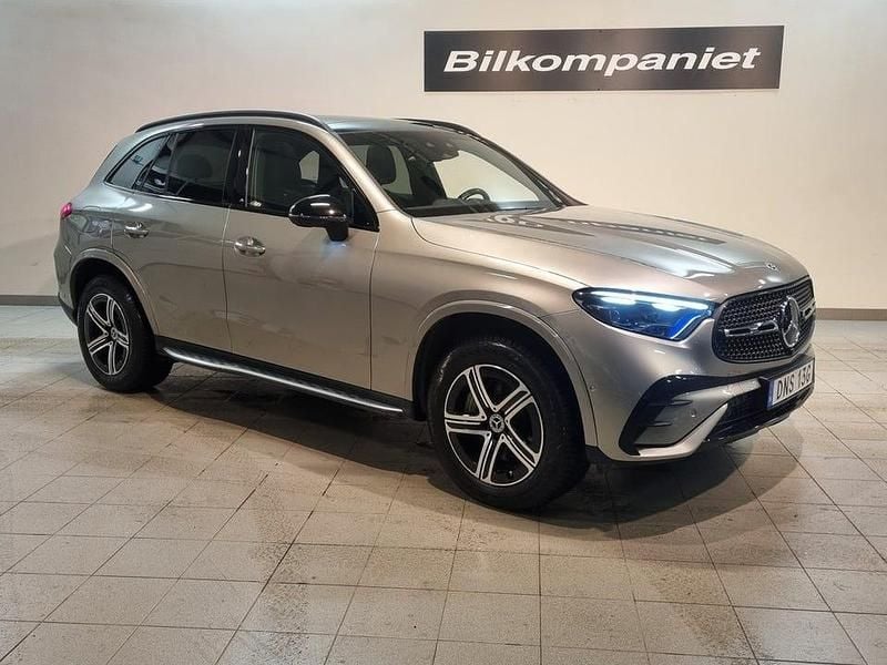 Silver Begagnad 2023 Mercedes GLC400d | 699 900 kr - Bild 1/4