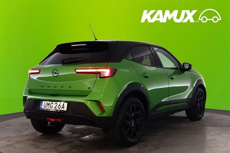 Begagnad Opel Mokka-e GS Line 100 kW (136 HK) 2022 Grön SUV