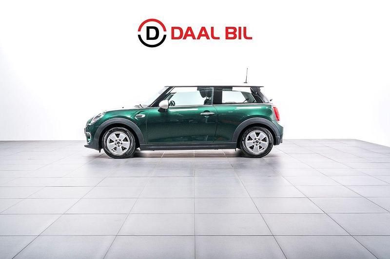 Grön Begagnad 2014 Mini Cooper Pepper Halvkombi | 104 700 kr (Marknadspris) - Bild 1/4