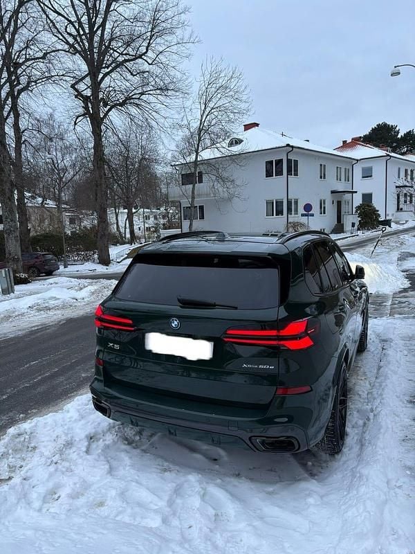 Begagnad BMW X5 490 HK (360 kW) 2024 British racing green SUV