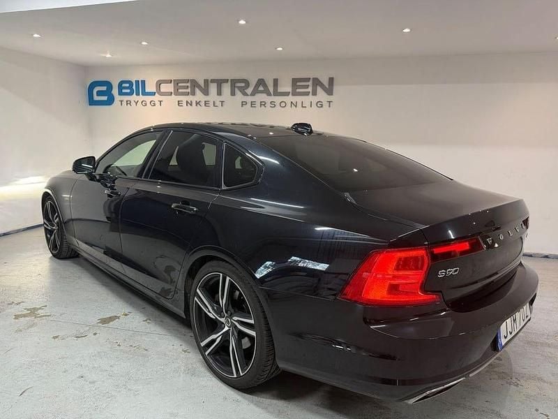 Begagnad Volvo S90 R-Design 235 HK (172 kW) 2019 Svart Sedan