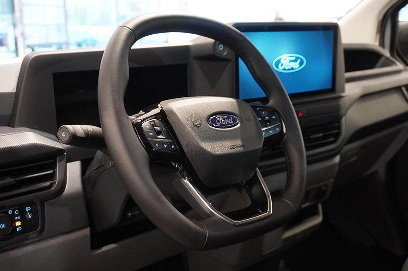 Ny Ford E-Transit 2026 Vit Van