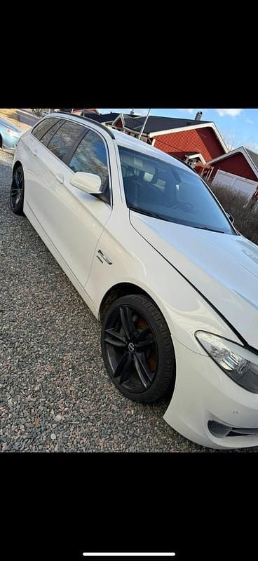 Begagnad 2012 BMW 525 Kombi | 100 000 kr (Superpris) - Bild 1/1