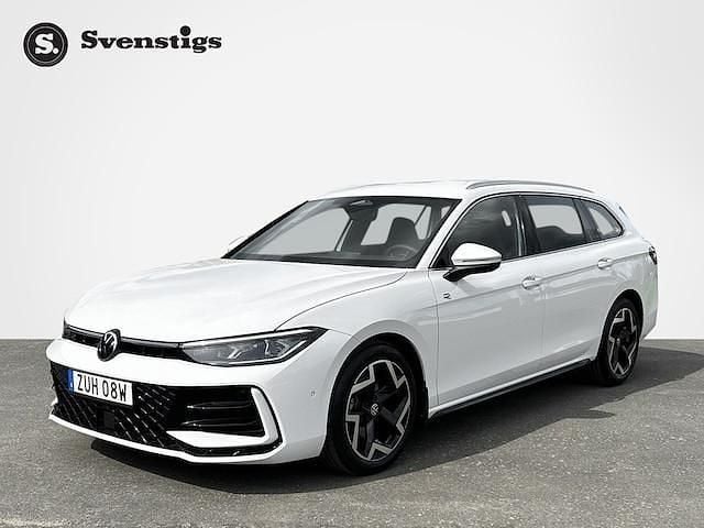 Begagnad 2025 VW Passat R-line | 419 000 kr - Bild 1/4