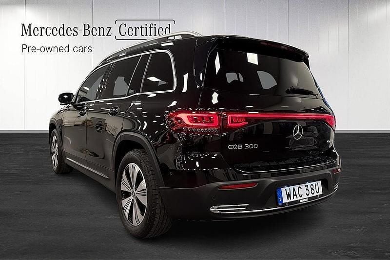 Begagnad Mercedes EQB300 Progressive 167 kW (228 HK) 2022 Svart SUV