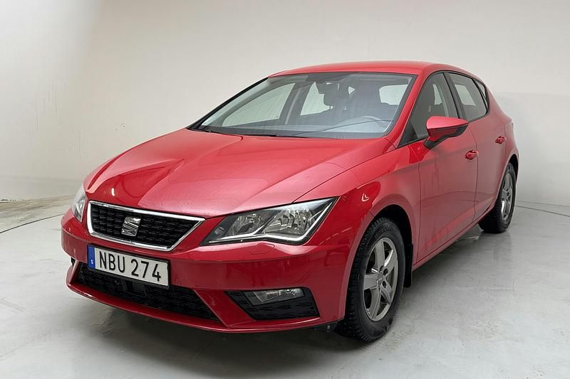 Röd Begagnad 2017 Seat Leon Style | 110 000 kr (Marknadspris) - Bild 1/4