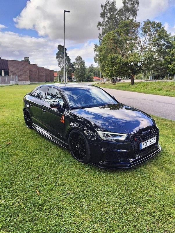 Begagnad 2018 Audi RS3 Design Halvkombi | 430 000 kr - Bild 1/1