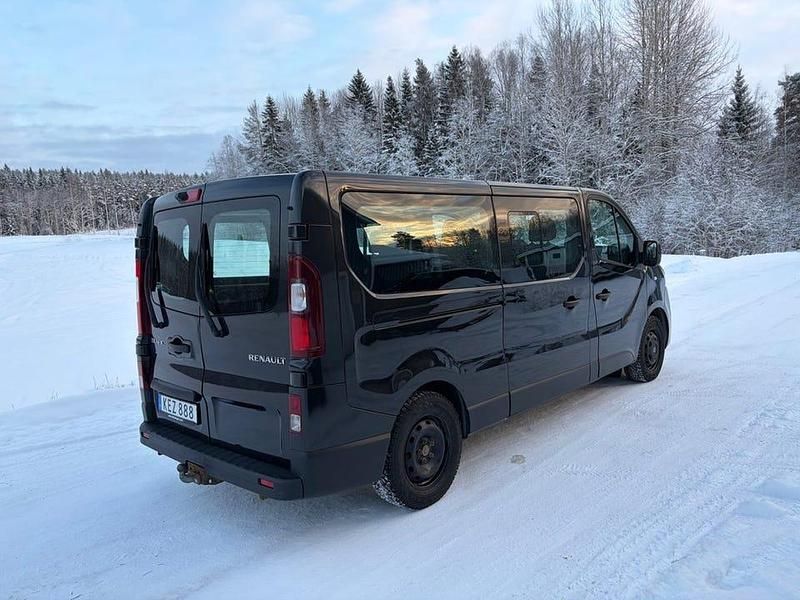 Begagnad Renault Trafic 125 HK (91 kW) 2016 Svart Minibuss