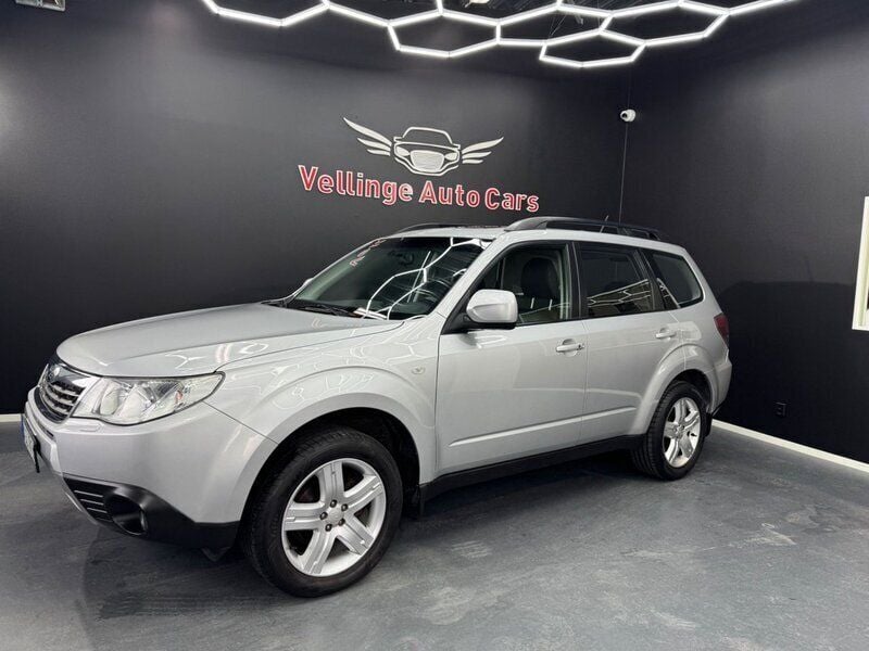 Silver Begagnad 2009 Subaru Forester SUV | 89 900 kr (Lite dyr) - Bild 1/4