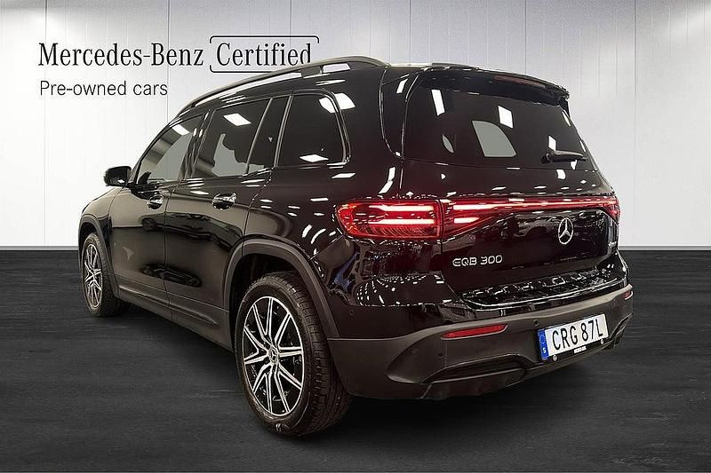 Begagnad Mercedes EQB300 AMG 167 kW (228 HK) 2024 Svart SUV