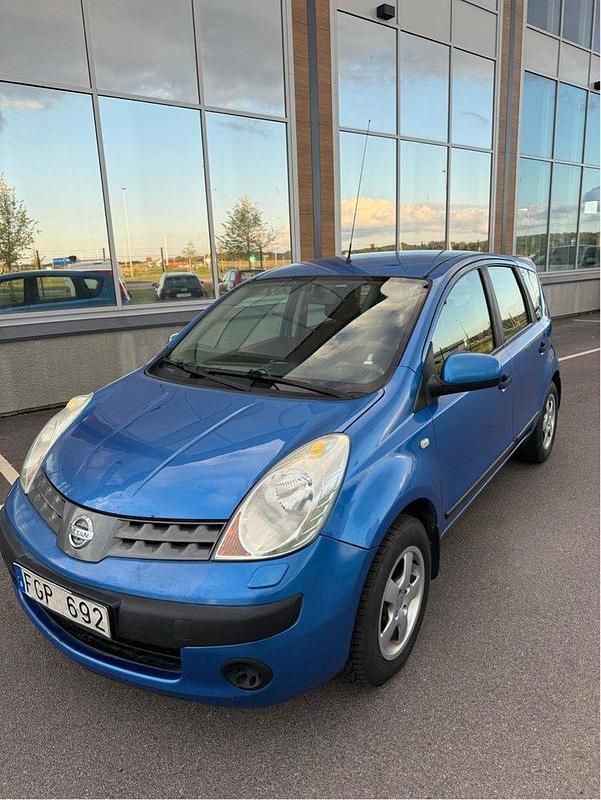 Blå Begagnad 2007 Nissan Note Minibuss | 21 500 kr (Marknadspris) - Bild 1/4