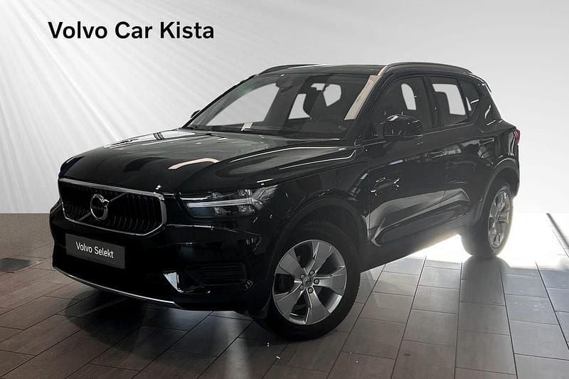 Svart Begagnad 2022 Volvo XC40 Momentum SUV | 319 900 kr (Bra pris) - Bild 1/3
