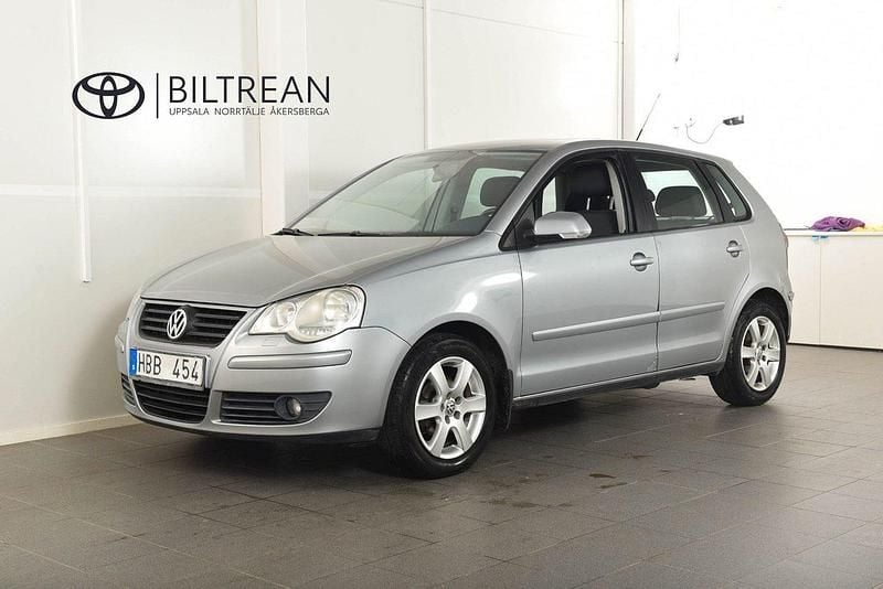 Silver Begagnad 2008 VW Polo Comfortline Halvkombi | 24 900 kr (Marknadspris) - Bild 1/4