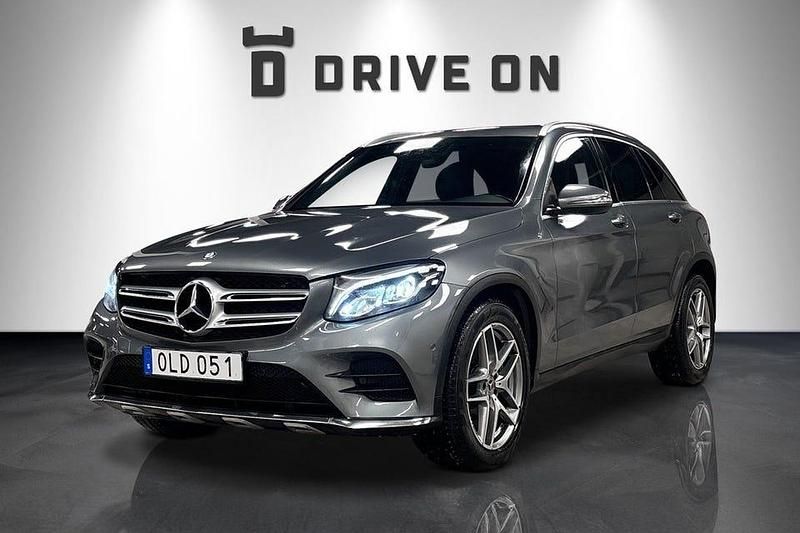 Grå Begagnad 2017 Mercedes GLC220 AMG line SUV | 229 900 kr (Marknadspris) - Bild 1/4