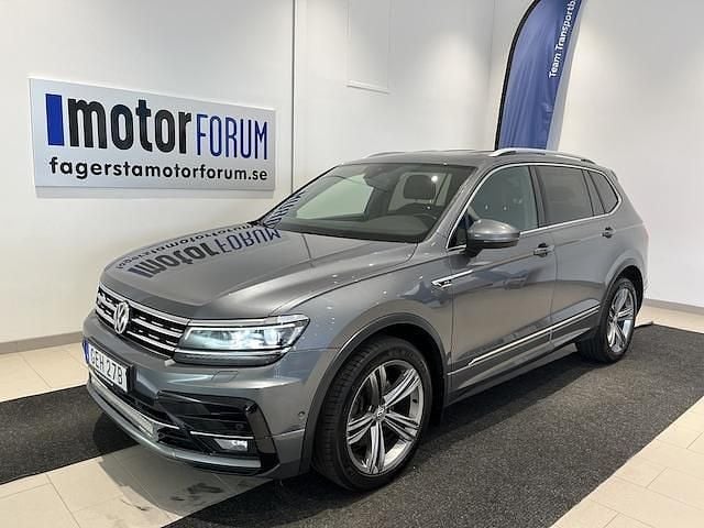 Grå Begagnad 2019 VW Tiguan Allspace Highline SUV | 249 000 kr (Lite dyr) - Bild 1/4