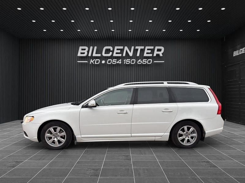 Begagnad Volvo V70 Summum 109 HK (80 kW) 2010 Vit Kombi