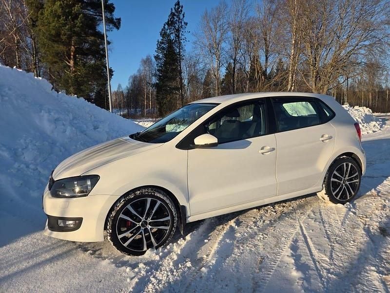 Snowflake Begagnad 2011 VW Polo Halvkombi | 48 500 kr (Marknadspris) - Bild 1/4