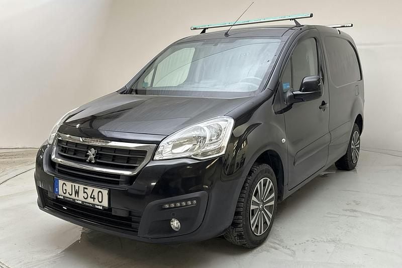 Svart Begagnad 2018 Peugeot Partner Minibuss | 65 000 kr (Superpris) - Bild 1/4