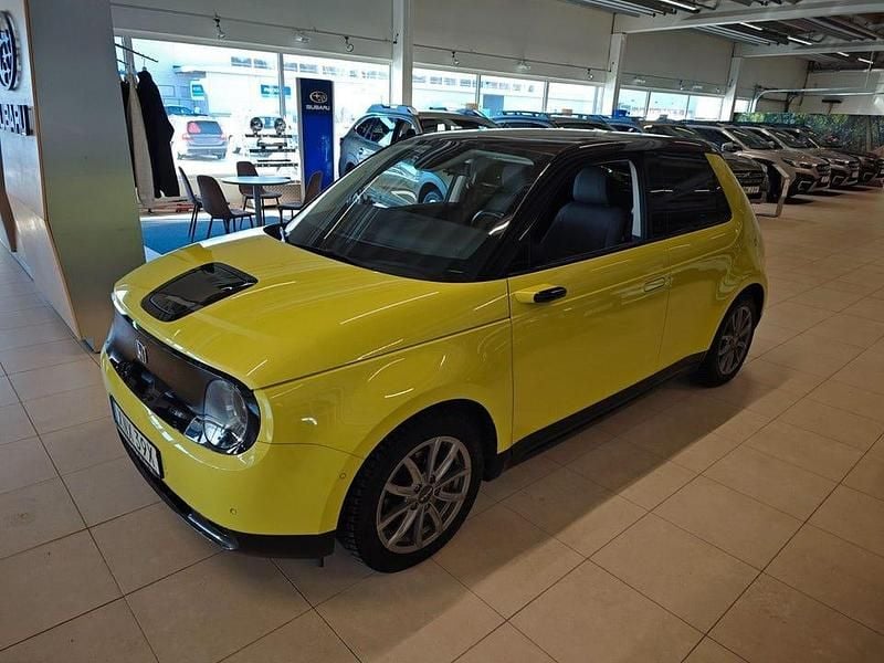 Begagnad Honda e Advance 113 kW (154 HK) 2020 Gul Halvkombi