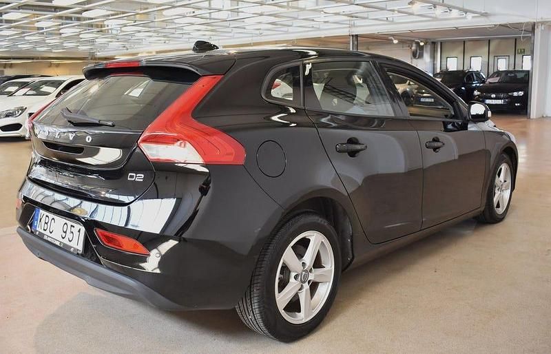 Begagnad Volvo V40 Kinetic 116 HK (85 kW) 2013 Svart Kombi