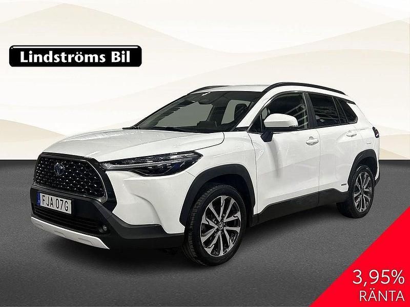 Begagnad Toyota Corolla Cross Style 152 HK (111 kW) 2022 Vit SUV