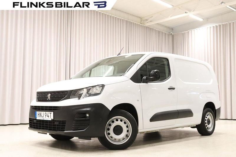 Vit Begagnad 2023 Peugeot Partner Minibuss | 249 900 kr (Dyr) - Bild 1/4