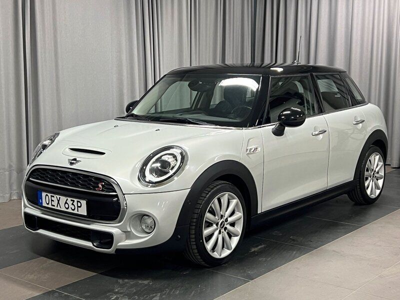 Silver Begagnad 2019 Mini Cooper S Chili Halvkombi | 189 900 kr (Marknadspris) - Bild 1/4