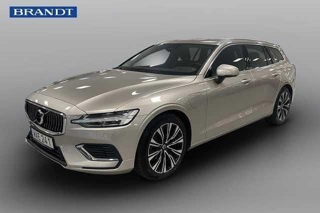 Silver Begagnad 2023 Volvo V60 Core Kombi | 389 900 kr (Bra pris) - Bild 1/4