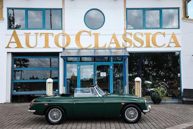 Grön Begagnad 1969 MG B Cab | 149 000 kr - Bild 1/4